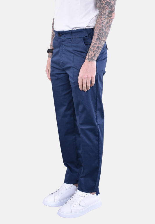 PANTALONE CON PINCES