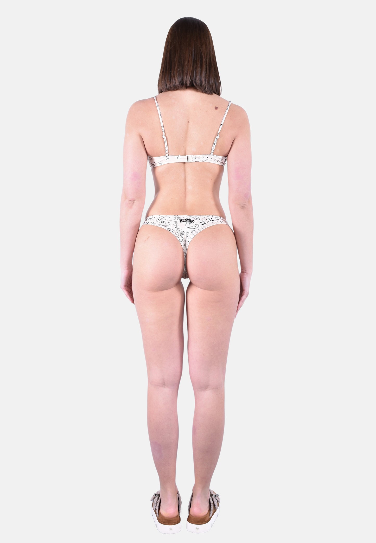 NAOMI CHEEKIEST BOTTOM CLOSED ON THE SIDE