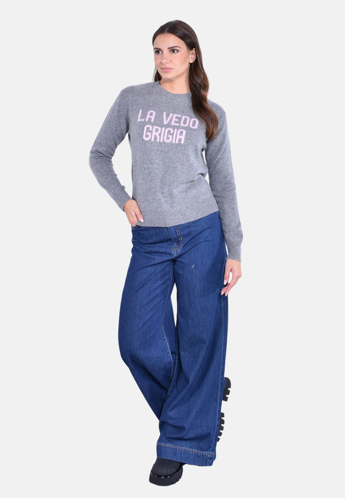 NEW QUEEN CREWNECK SWEATER