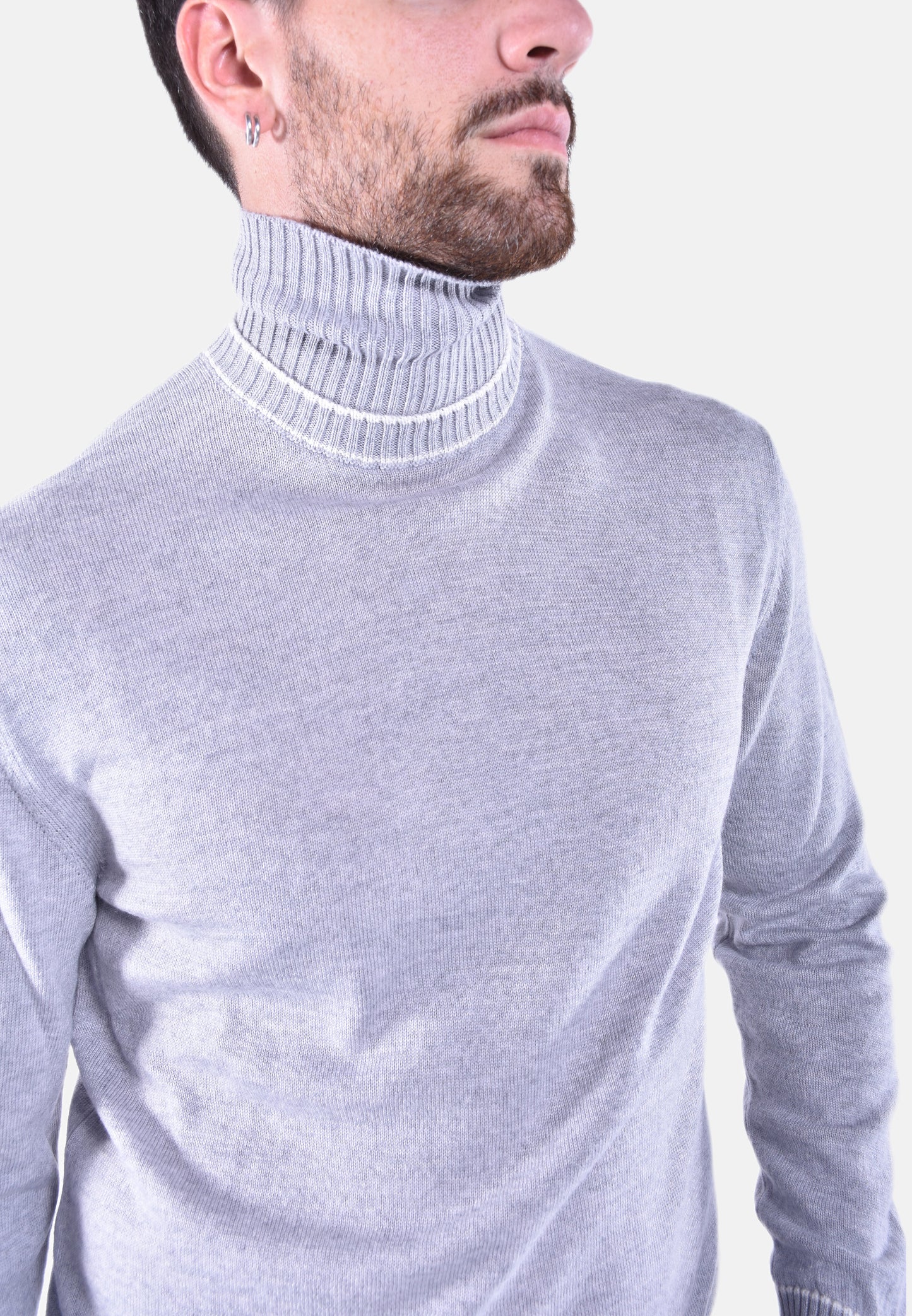 MAGLIONE DOLCEVITA CON RICAMI