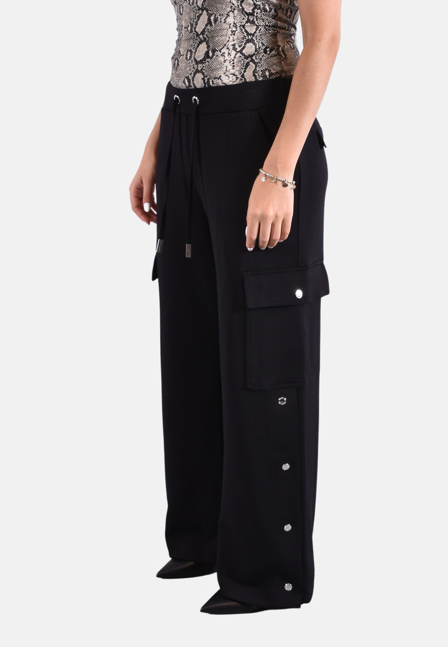 PANTALONI CARGO A GAMBA AMPIA IN CREPE STRETCH