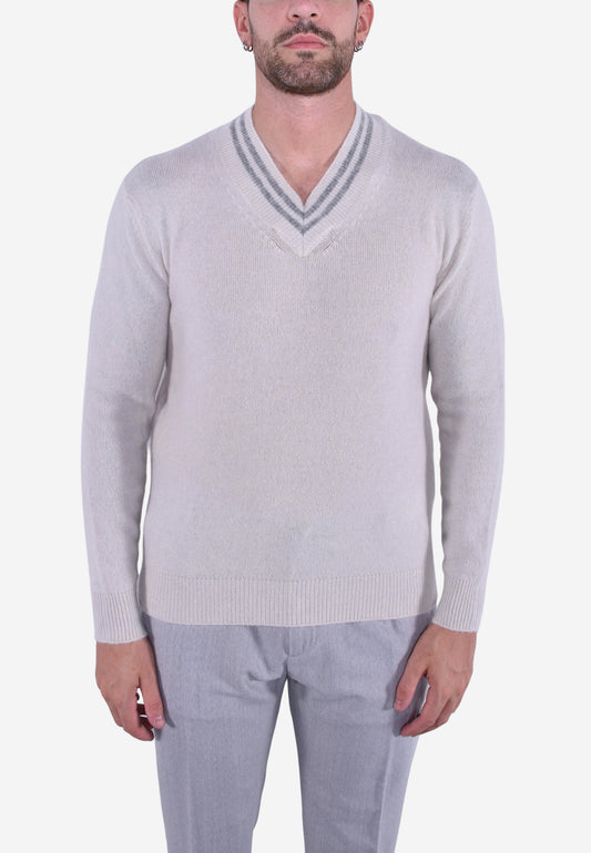 MAGLIONE A V CON RICAMI