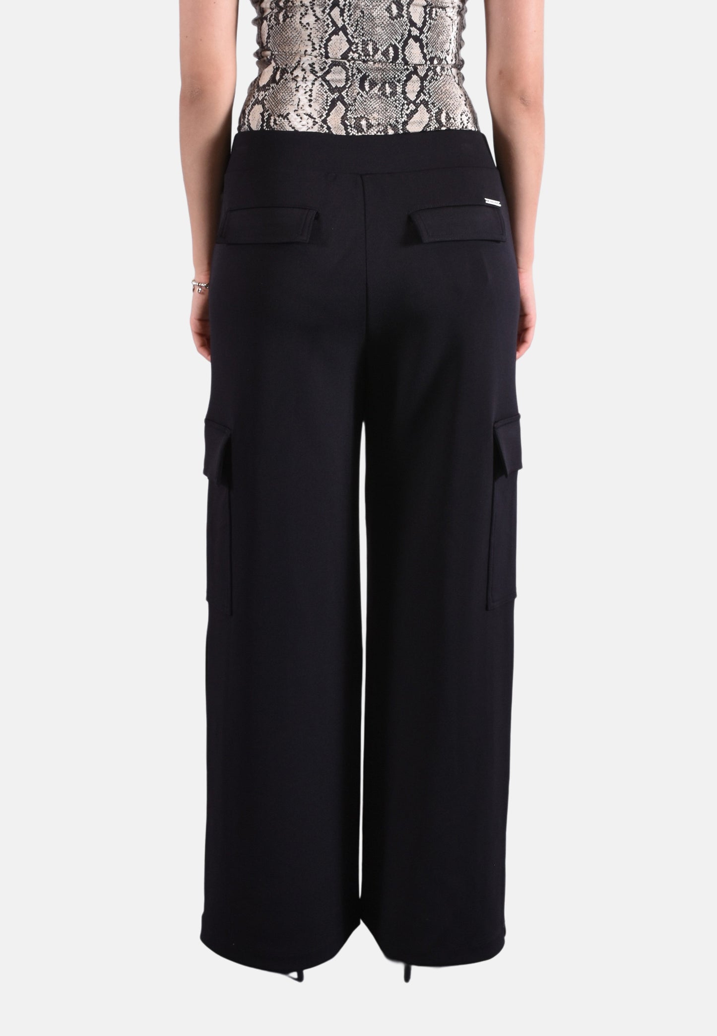 PANTALONI CARGO A GAMBA AMPIA IN CREPE STRETCH