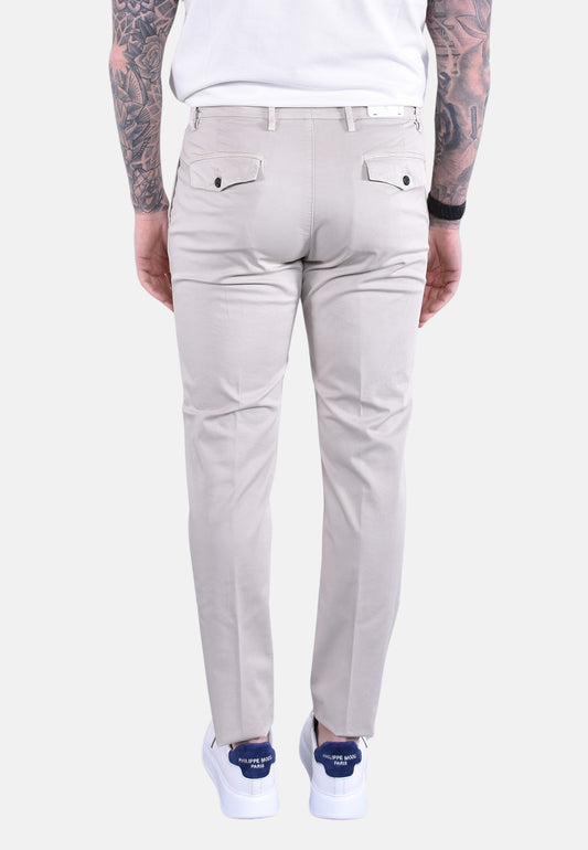 PANTALONE CON PINCES