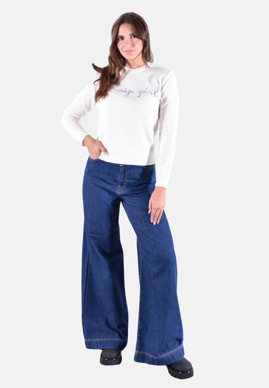 NEW QUEEN CREWNECK SWEATER